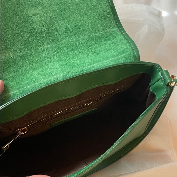 Chic Green and Cream Shoulder Bag - Picture 4 of 13